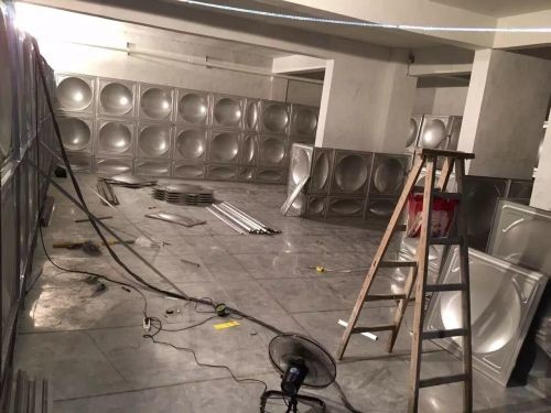 異形水箱安裝現場